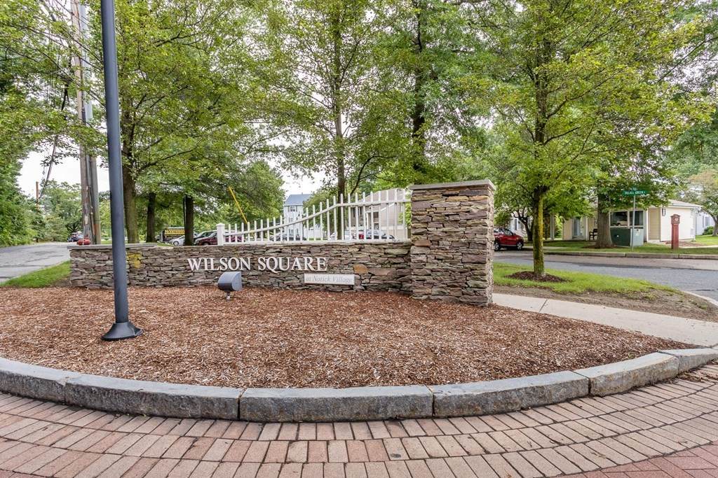 14 Village Green Ln - Photo 1