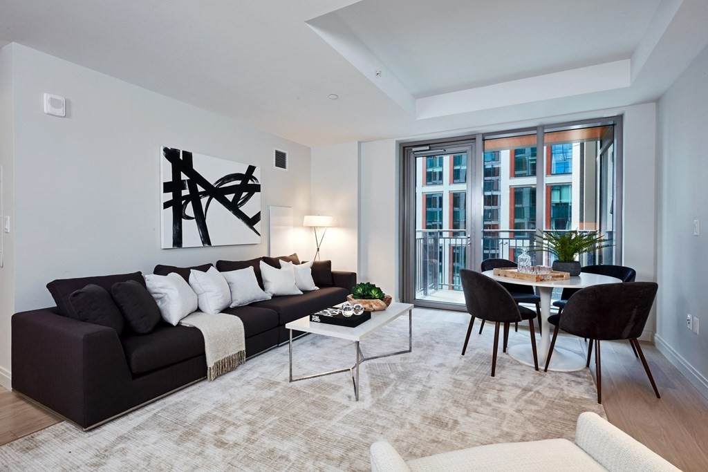 135 Seaport Boulevard - Photo 1