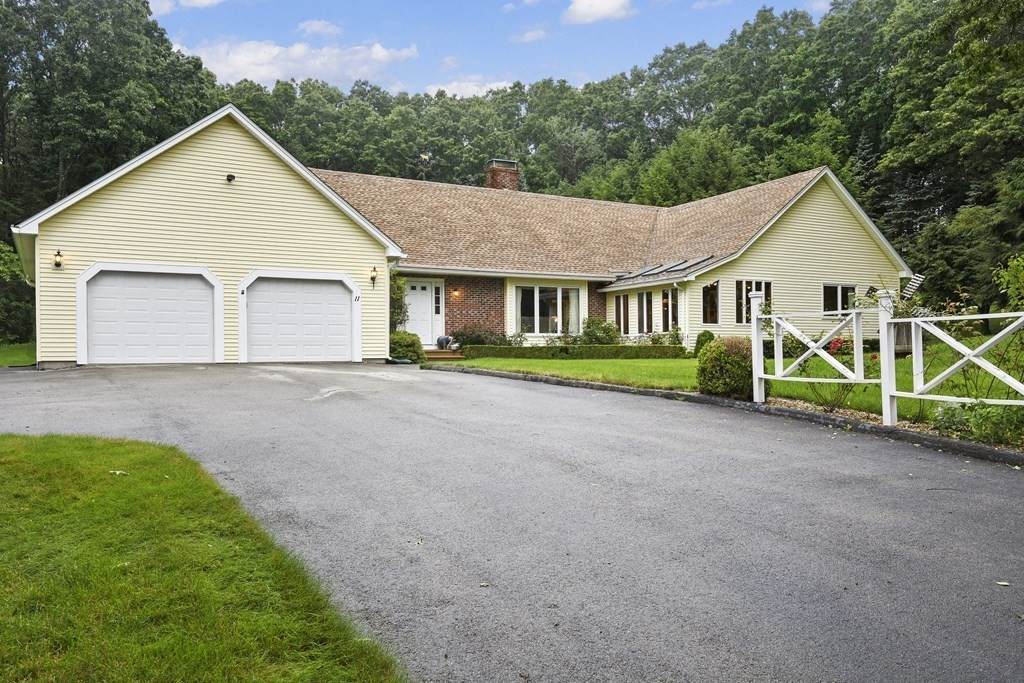 11 Mikes Way - Photo 1