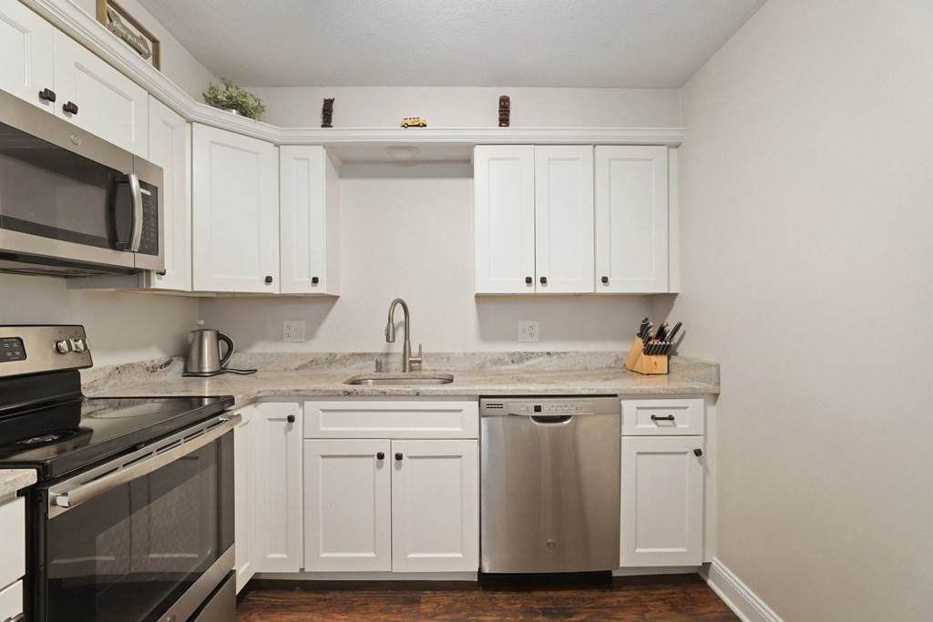 232 Canton St - Photo 1