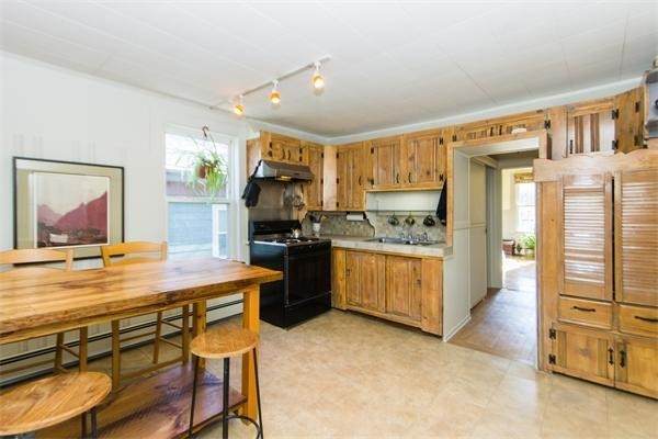 135 Pearl St - Photo 1