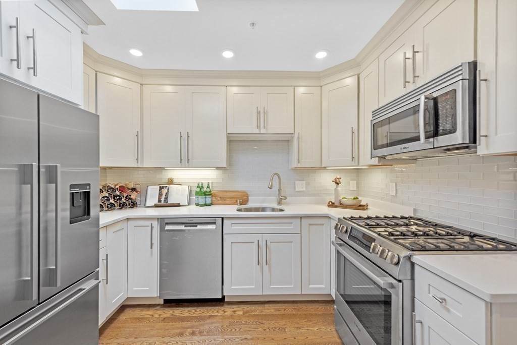 19 Chelsea St - Photo 1