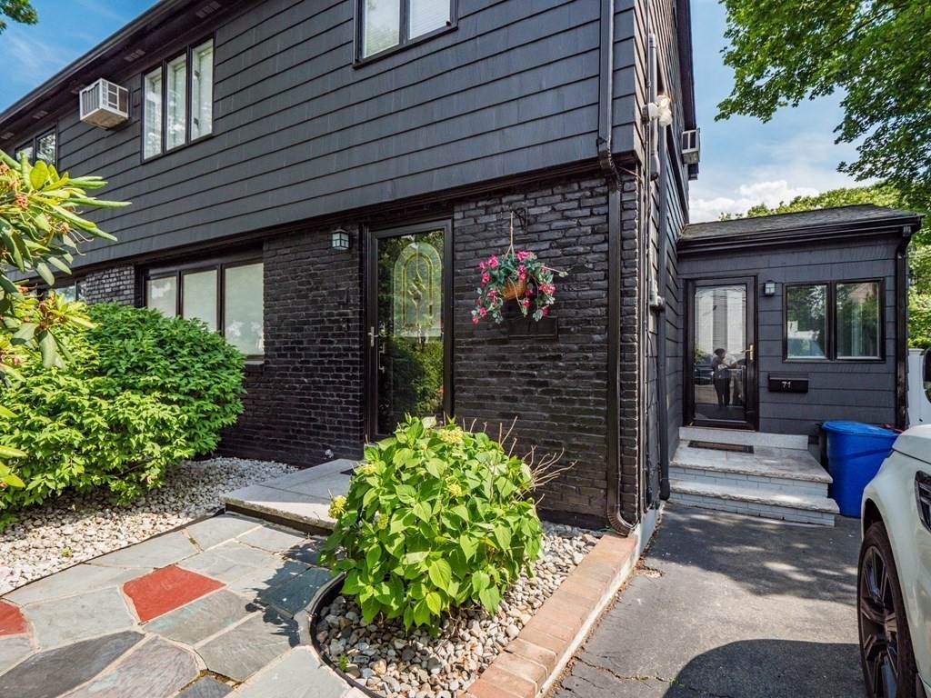 71 Auburn St - Photo 1