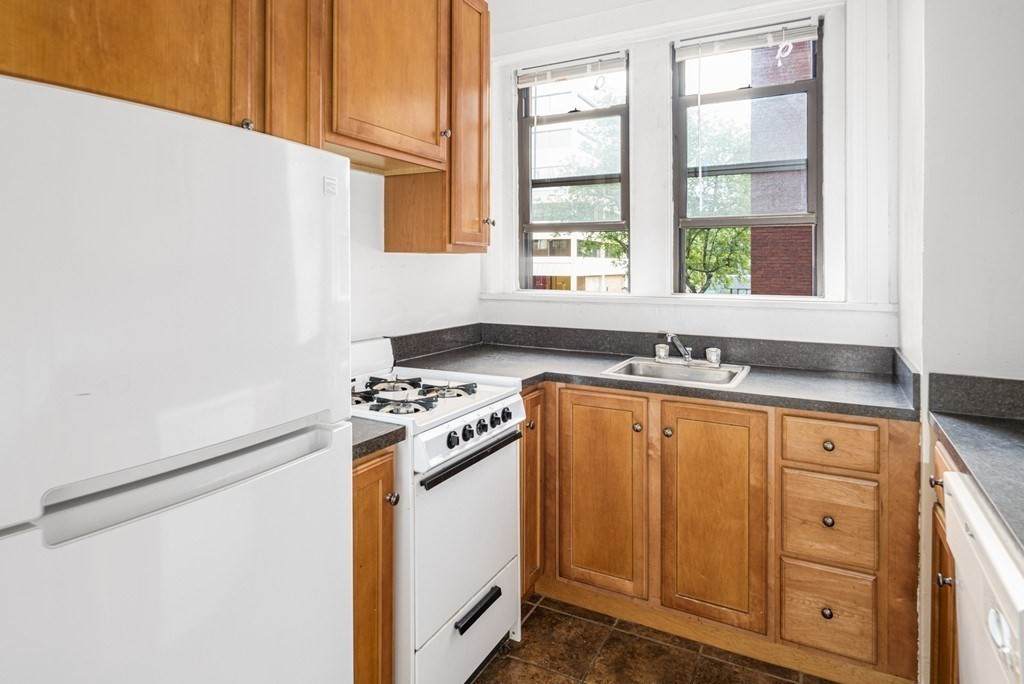 1010 Massachusetts Ave - Photo 1
