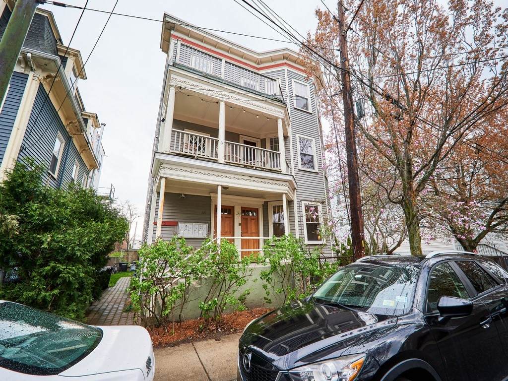 171 Tremont St - Photo 1