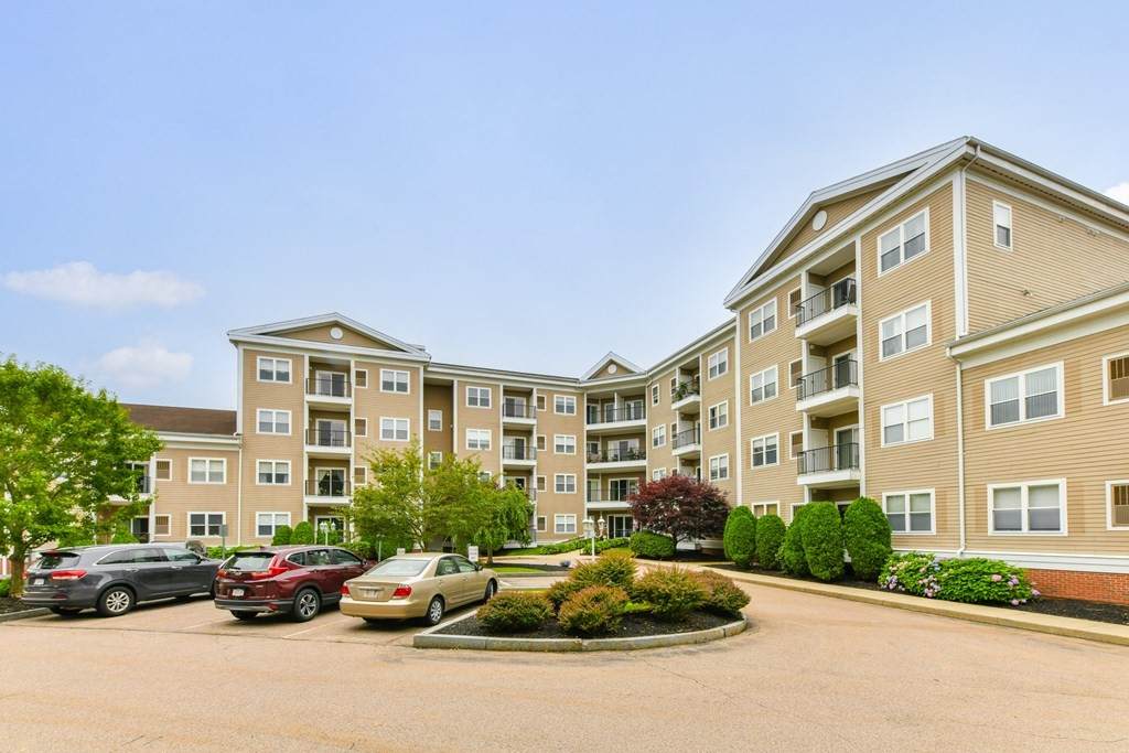 989 East St - Photo 1