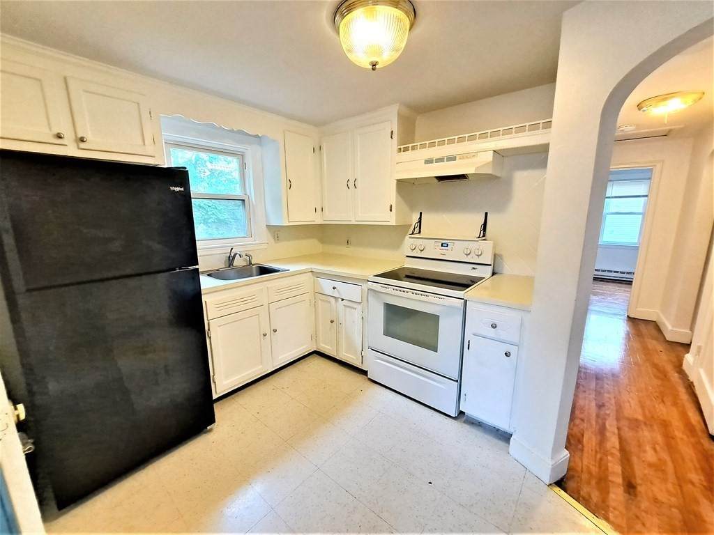 18 Bateman St. - Photo 1