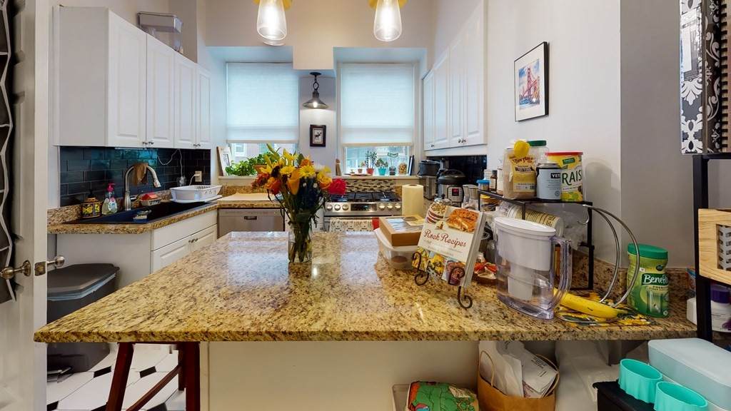 124 Saint Mary's Street - Photo 1