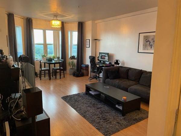 1 Cityview Ln - Photo 1