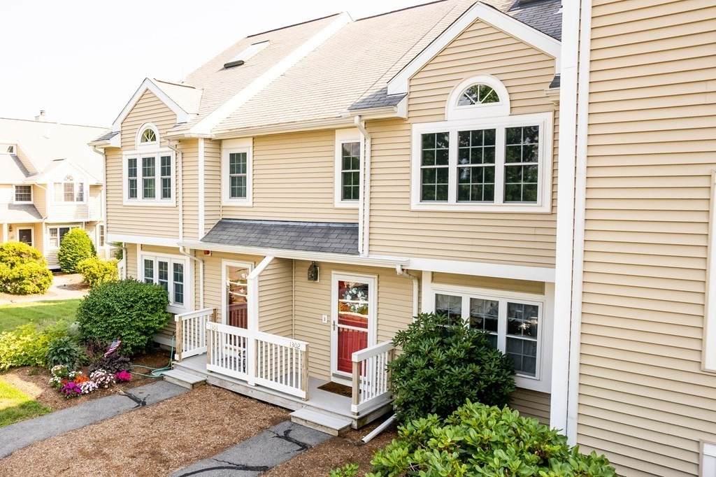 1302 Carriage Ln - Photo 1