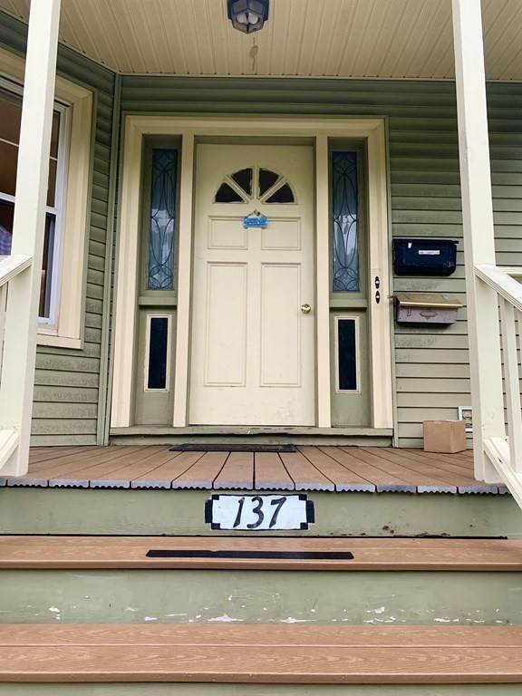 137 Lowell Street - Photo 1