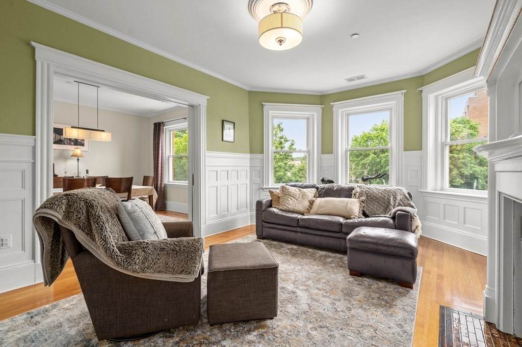 1857 Beacon St - Photo 1