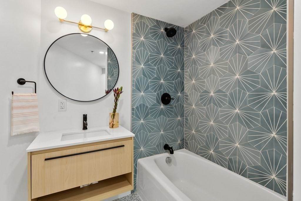 300 Lynn Shore Dr - Photo 1