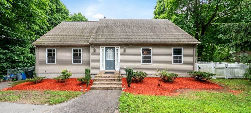 135 Lincoln St - Photo 1