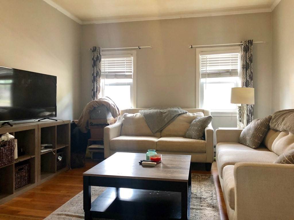 370 Bunker Hill St - Photo 1