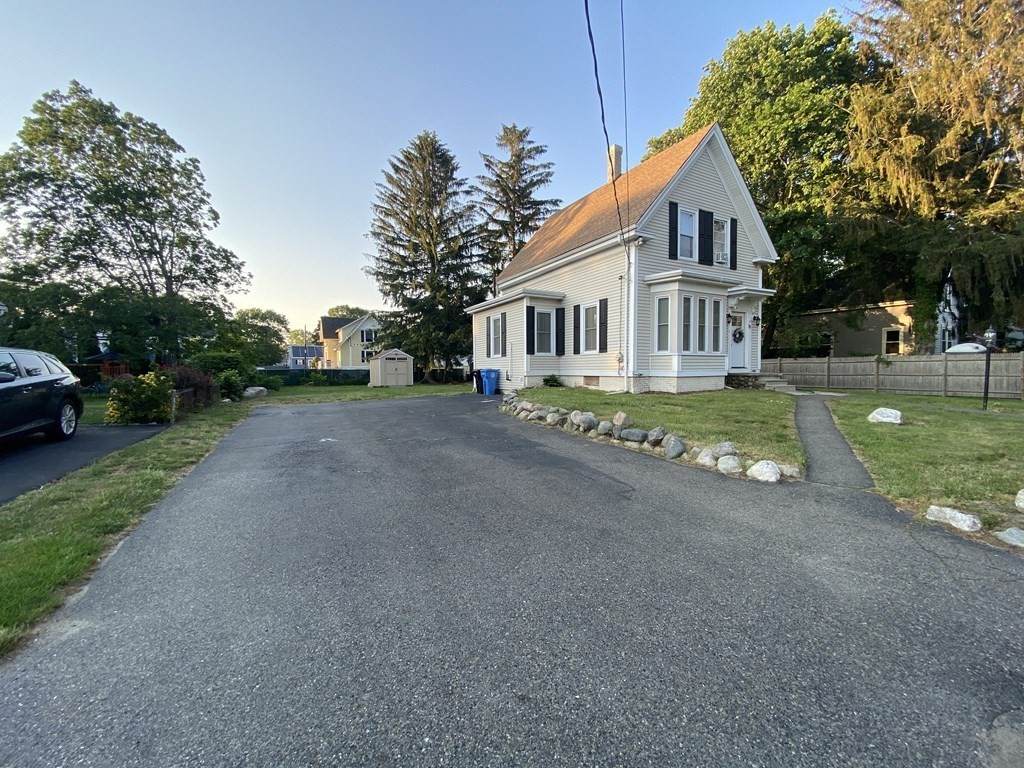 39 Lazel St - Photo 1