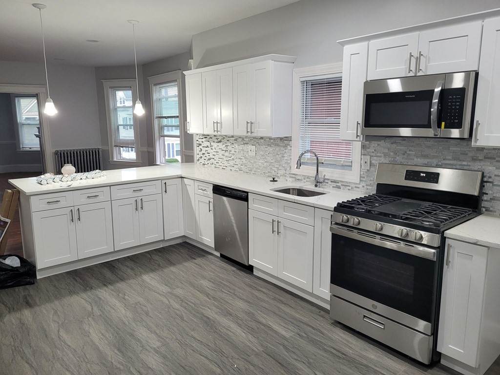 121 Glenway St - Photo 1