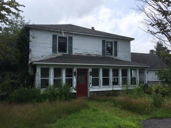 136 Maple Ave - Photo 1