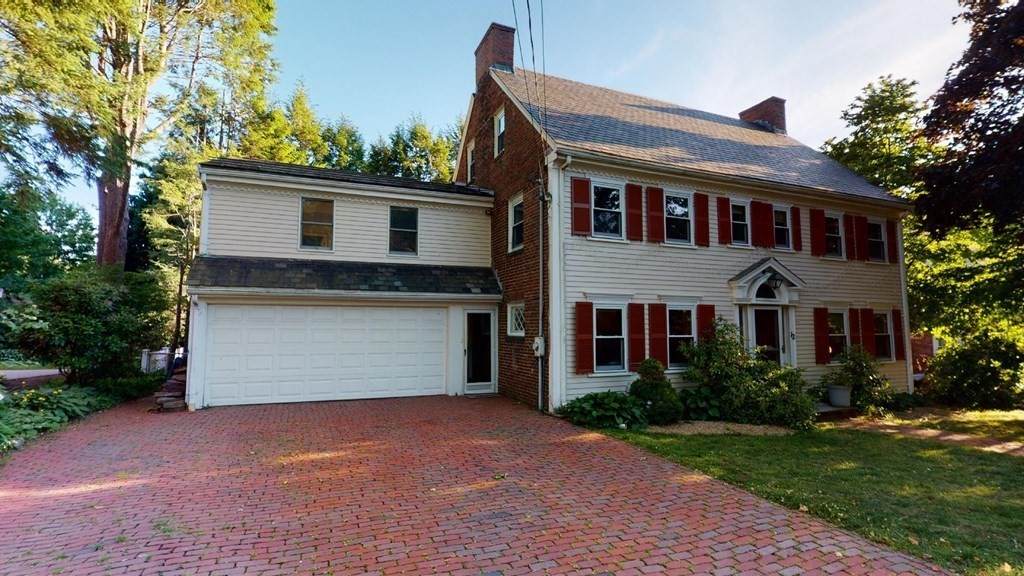 12 Surrey Rd - Photo 1