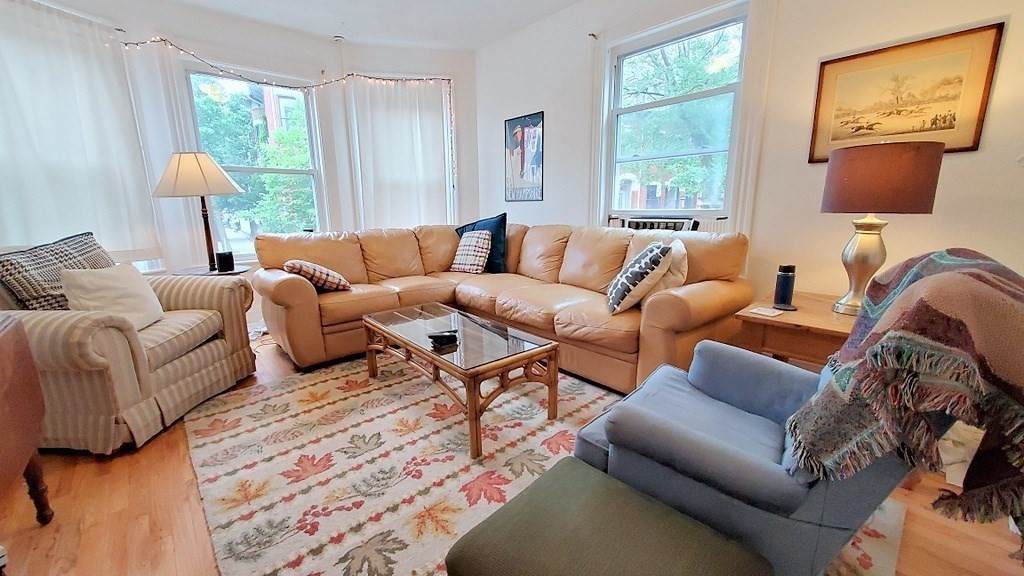 182 Harvard Street - Photo 1
