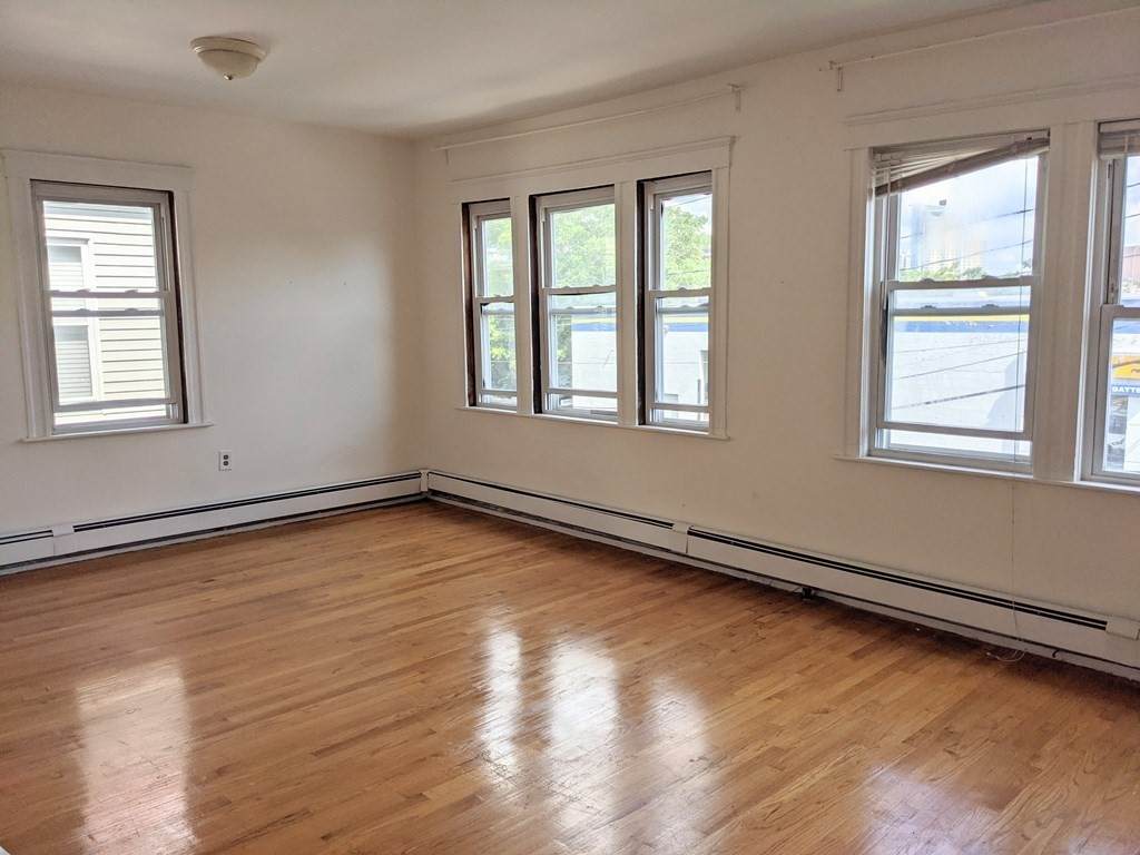 90 Empire St - Photo 1