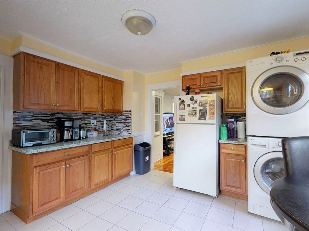 555 Broadway - Photo 1