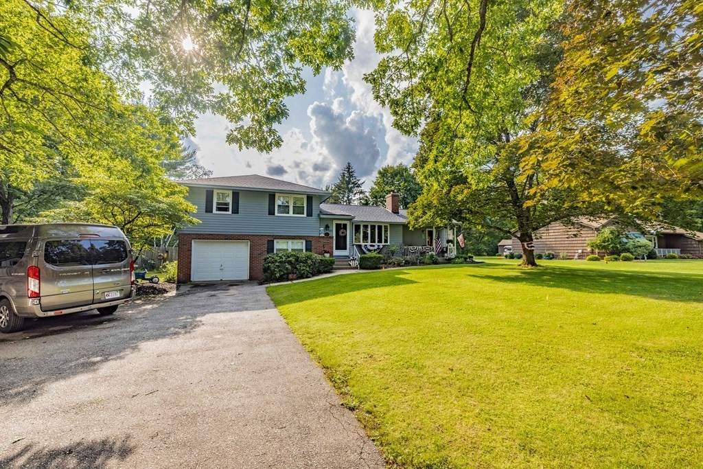 275 Munsing St - Photo 1