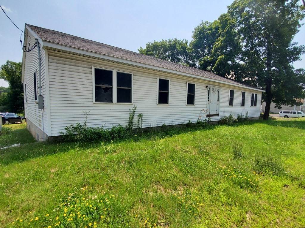 476 Worcester St - Photo 1