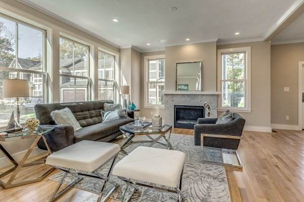 373 Langley - Photo 1