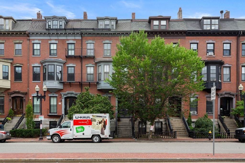 459 Massachusetts Ave - Photo 1