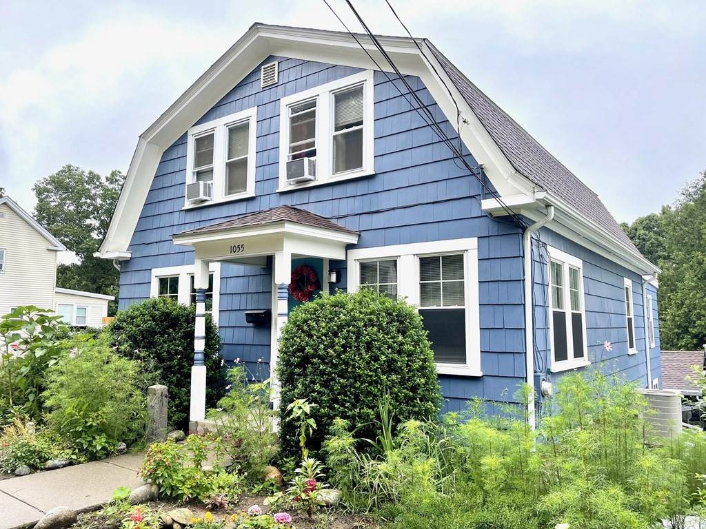 1055 Waverley St - Photo 1