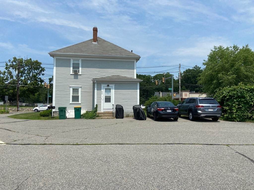 625 East St - Photo 1