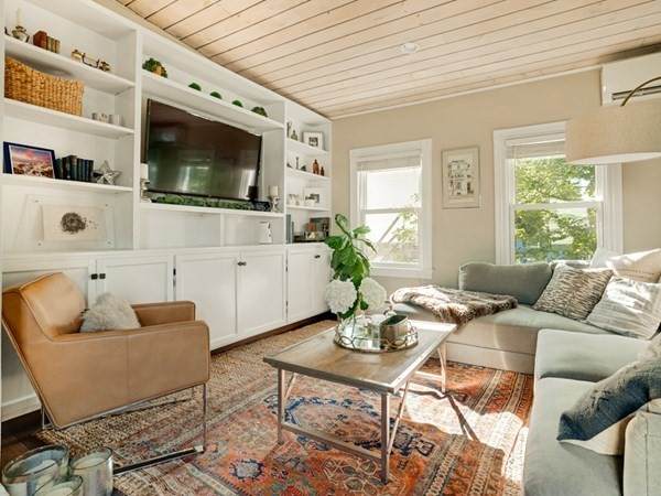 39 Bartlett Street - Photo 1