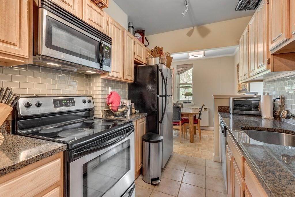 100 Marion St - Photo 1