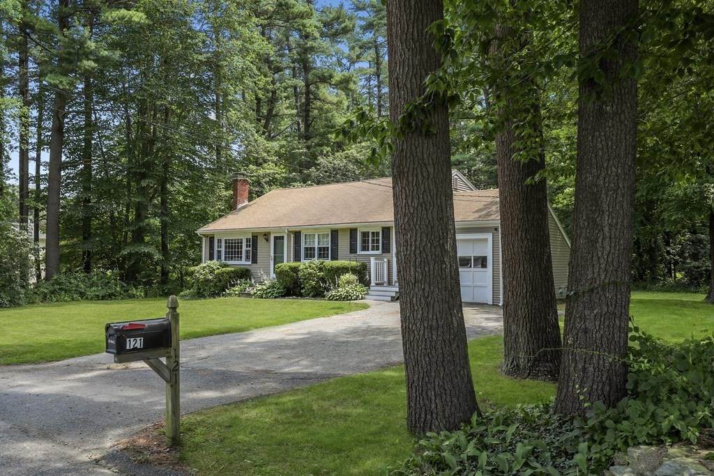 121 Sunset Drive - Photo 1