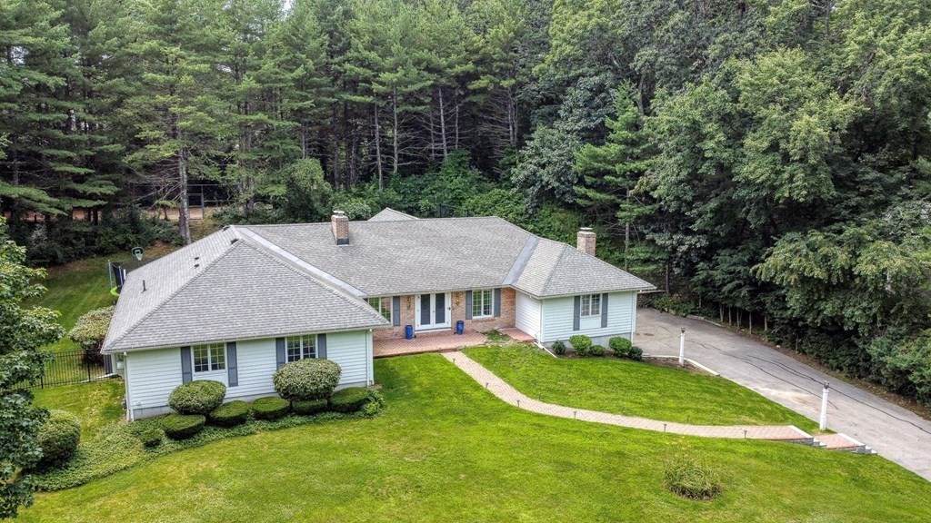 87 Coachmans Ln - Photo 1