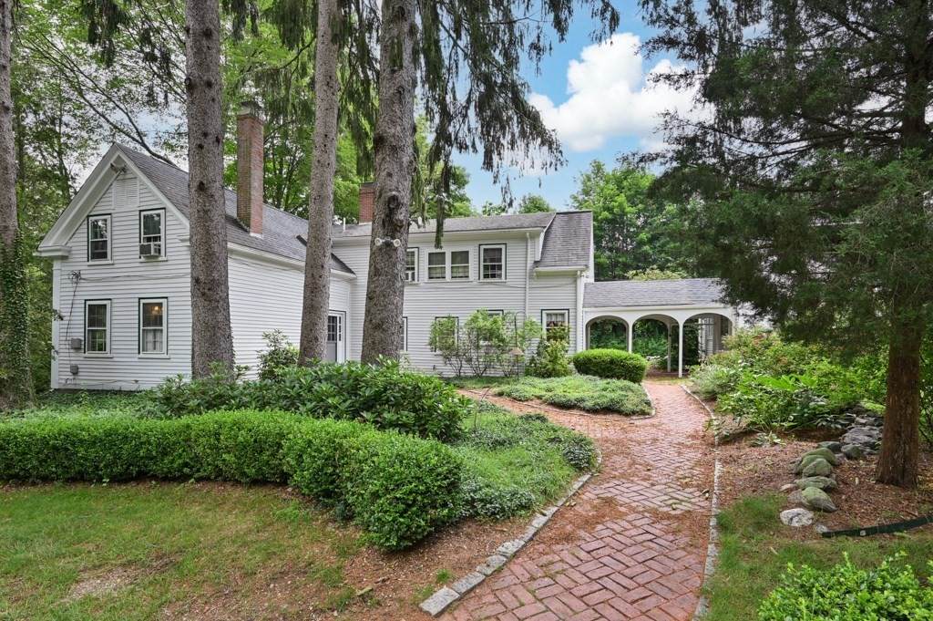 14 Grapevine Road - Photo 1
