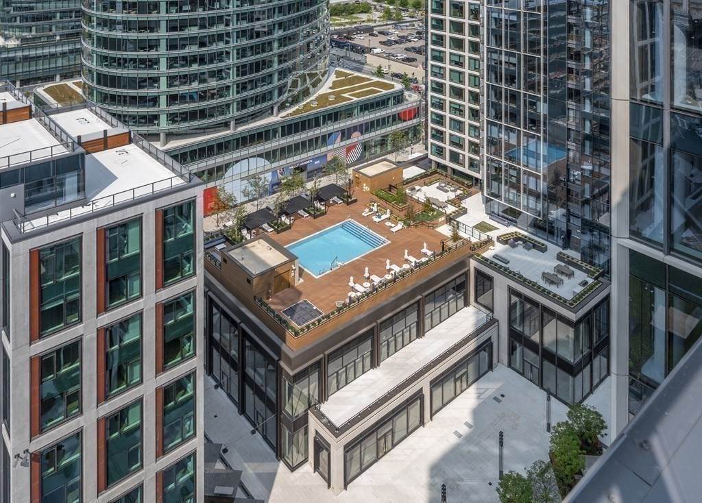 135 Seaport Boulevard - Photo 1