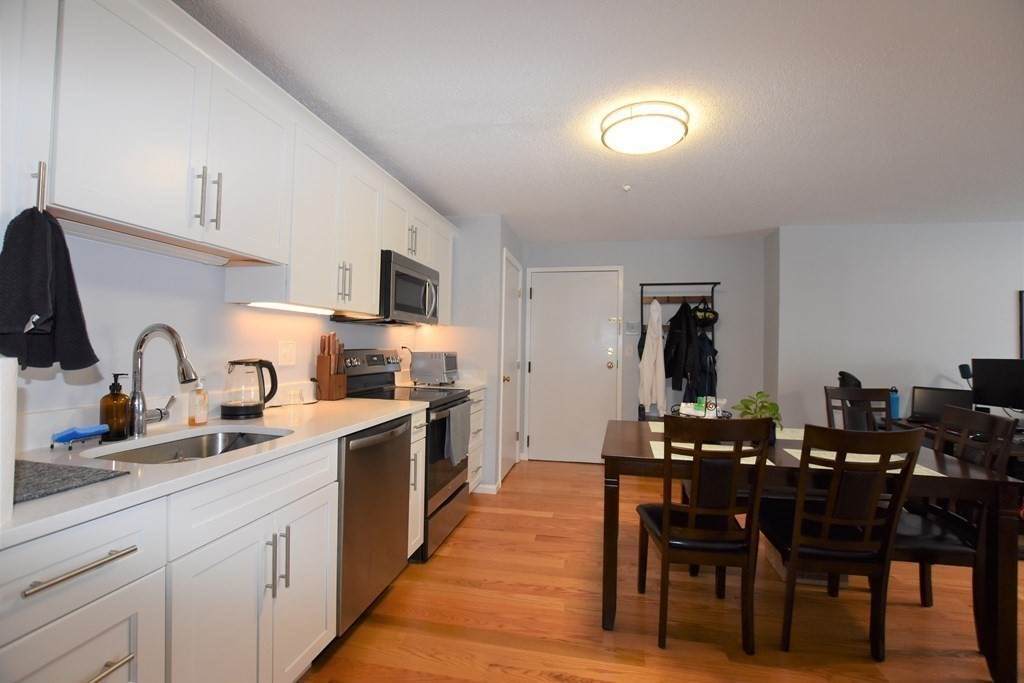 88 Charles St - Photo 1