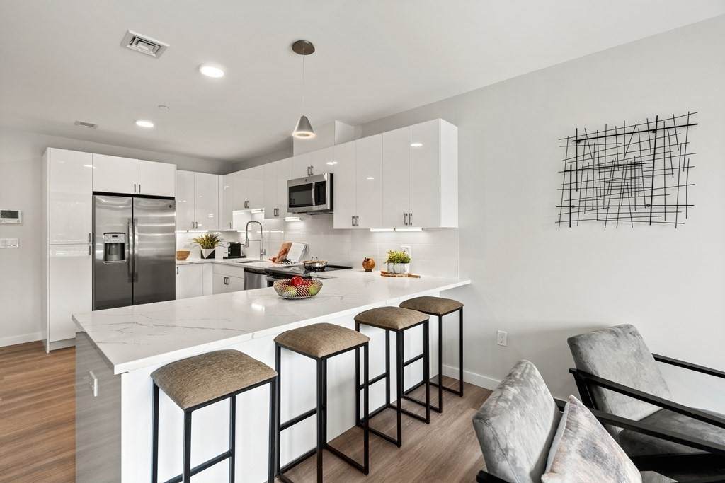 68 Los Angeles Street - Photo 1