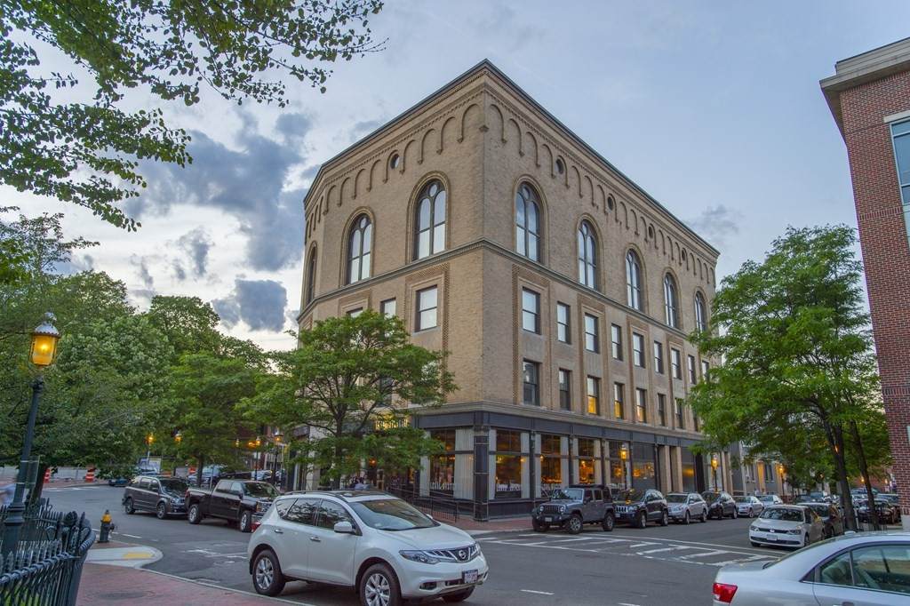 10 City Square - Photo 1