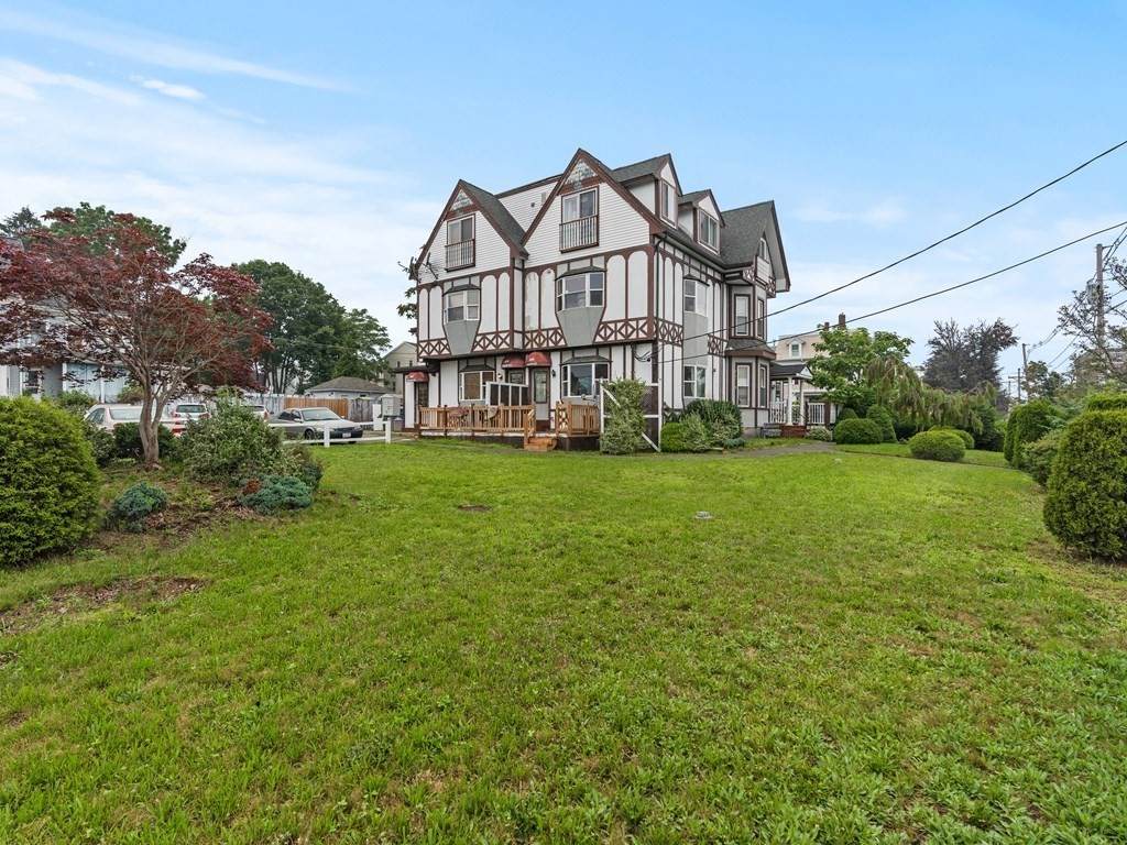 419 Main St - Photo 1