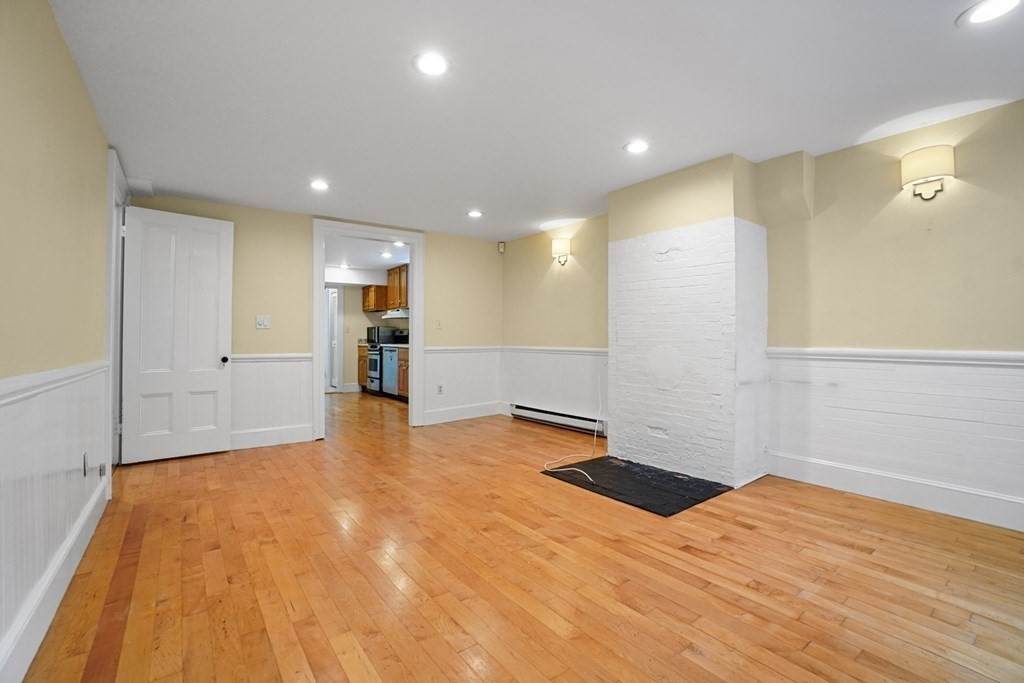 31 Hereford - Photo 1