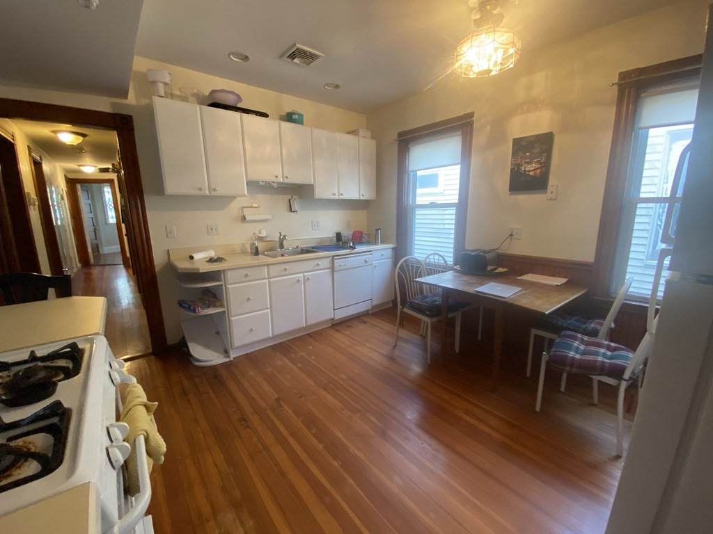 18 Taft St - Photo 1