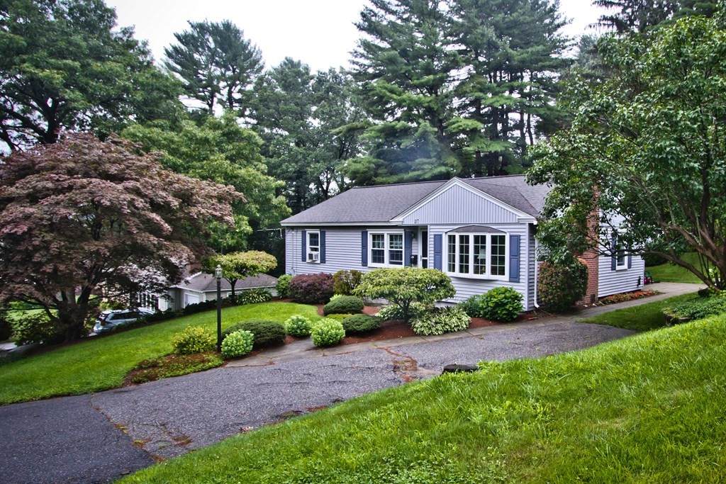 27 Ridgewood Dr - Photo 1