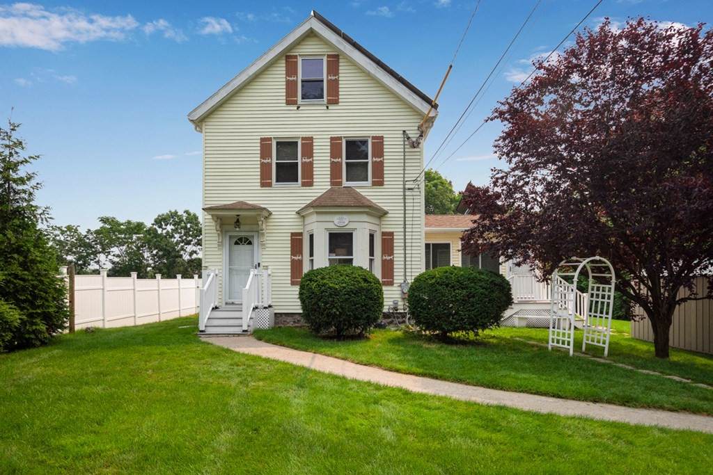 81 Middle St - Photo 1