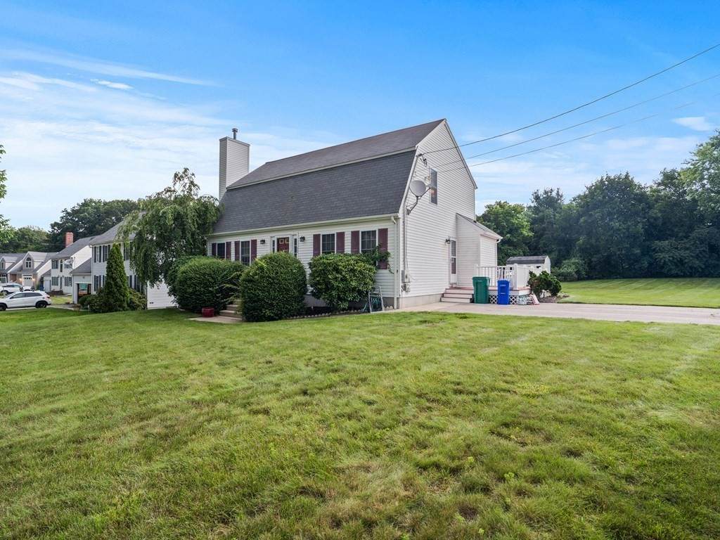 32 Trinity Cir - Photo 1