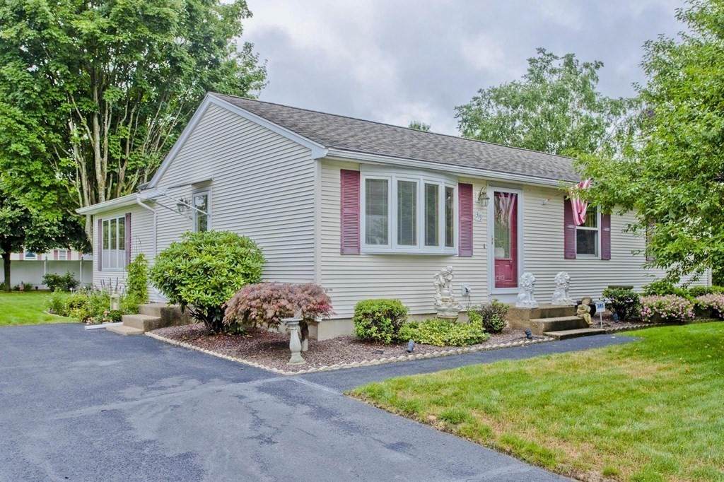 319 Casey Dr - Photo 1
