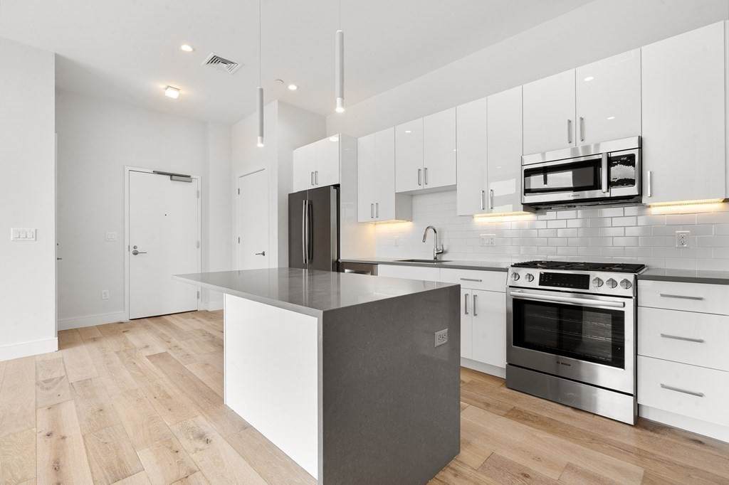420 West Broadway - Photo 1