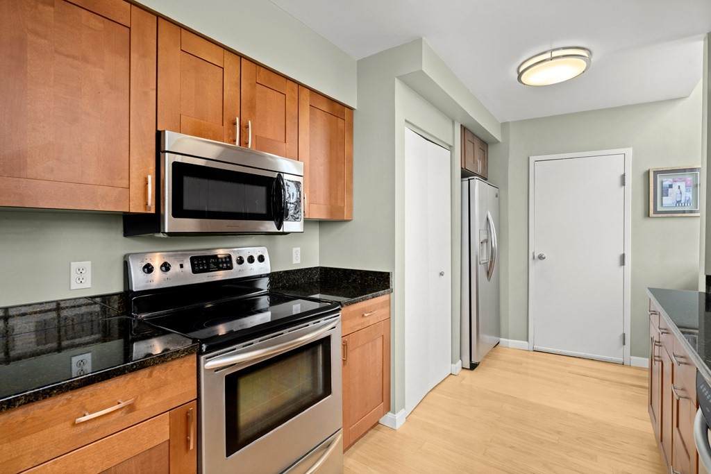 106 13Th St - Photo 1